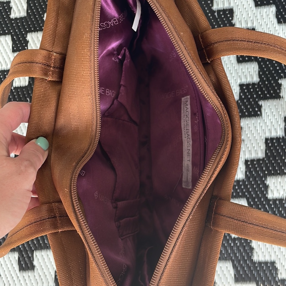 MAGGIE BAGS Recycled Seatbelt Purse - Original - Picture 4 of 4